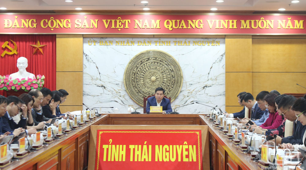 Dự tại điểm cầu Thái Nguyên có đồng chí Lê Quang Tiến, Phó Chủ tịch UBND tỉnh; đại diện các sở, ngành và 9 huyện, thành phố.