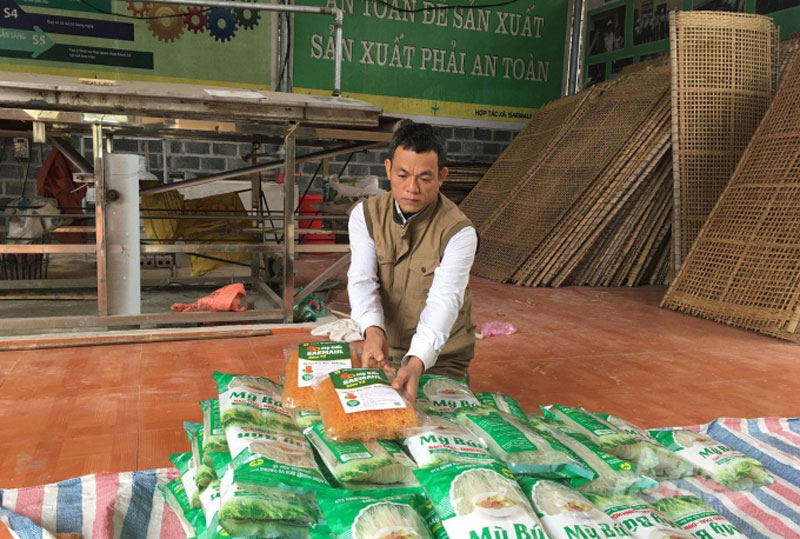 Sản phẩm OCOP mỳ gạo Bao thai Định Hóa của Tổ hợp tác Kim Phượng mỗi tháng được bán ra thị trường từ 3-5 tấn, doanh thu đạt trên 1 tỷ đồng/năm.