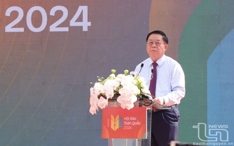 Đồng chí Nguyễn Trọng Nghĩa, Bí thư Trung ương Đảng, Trưởng Ban Tuyên giáo Trung ương, phát biểu tại Lễ bế mạc.