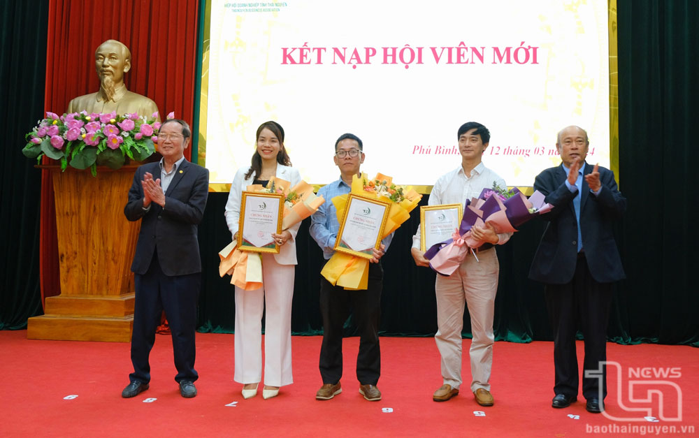 Hiệp hội Doanh nghiệp tỉnh Thái Nguyên kết nạp 3 hội viên mới.