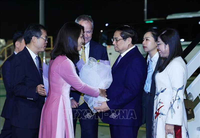 Lễ đón Thủ tướng Phạm Minh Chính và Phu nhân tại sân bay Melbourne (Australia). Ảnh: Dương Giang/TTXVN