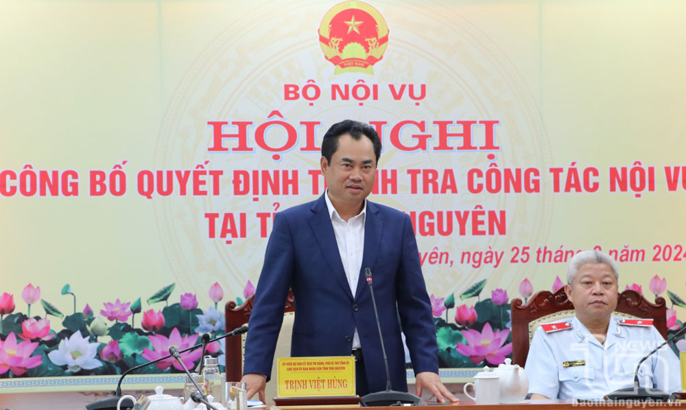 Đồng chí Chủ tịch UBND tỉnh Thái Nguyên Trịnh Việt Hùng phát biểu tại Hội nghị.