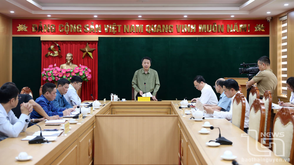 Đồng chí Chủ tịch UBND tỉnh Nguyễn Huy Dũng tiếp công dân