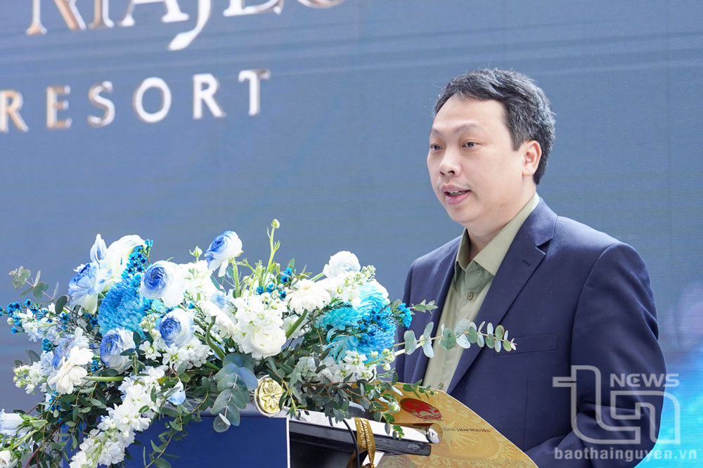 착공식에 축사하는 응우옌후이중(Nguyễn Huy Dũng) 타이응우옌성 인민위원회 위원장