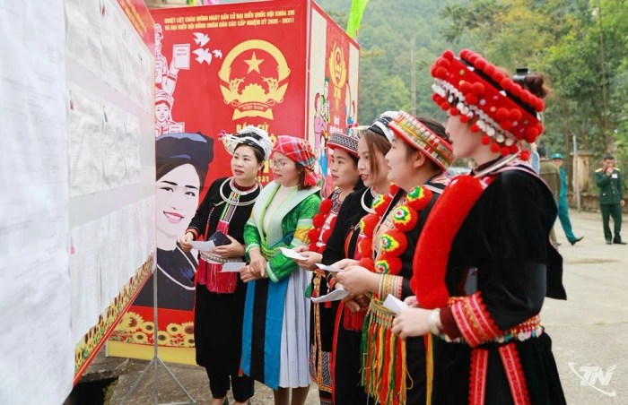 (Ảnh) Rực rỡ sắc màu trong ngày hội non sông