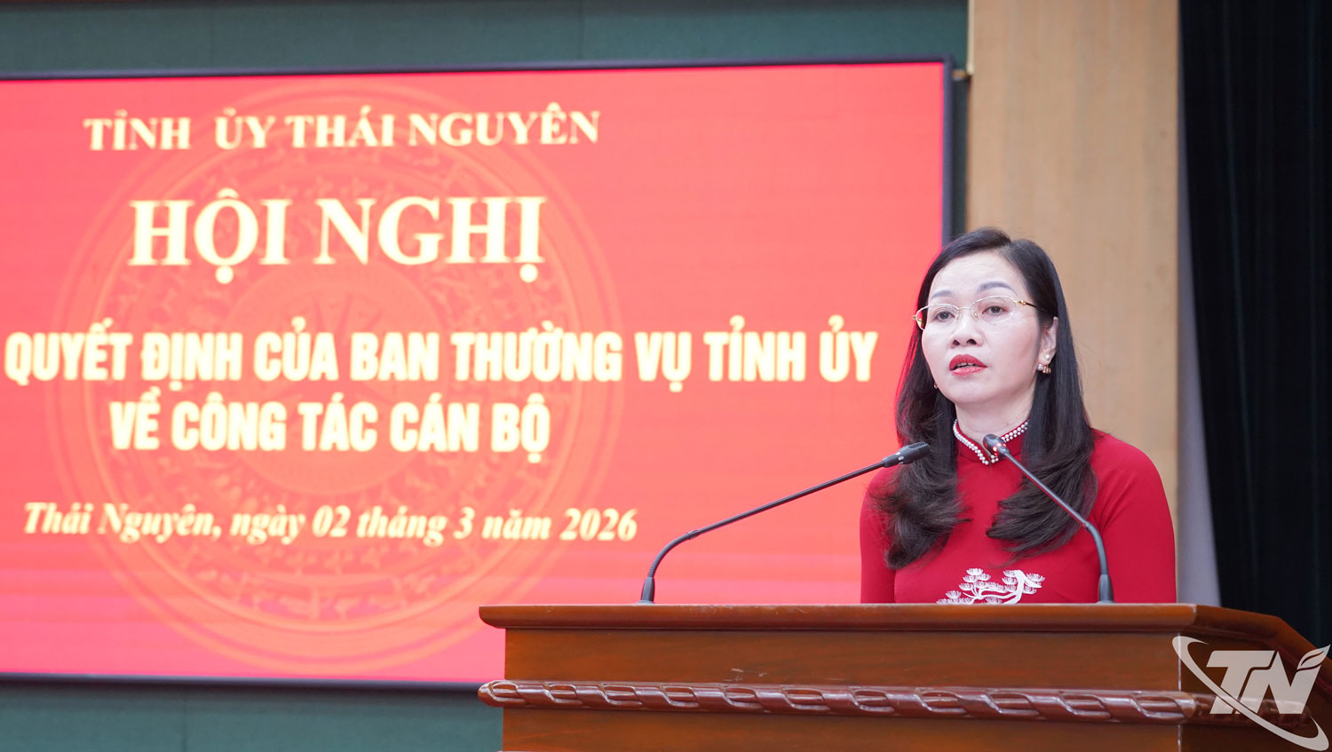 Đồng chí tân Phó Trưởng Ban Tổ chức Tỉnh ủy phát biểu nhận nhiệm vụ.