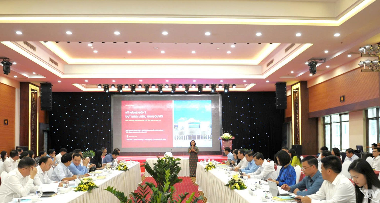 Ủy ban Công tác đại biểu của Quốc hội tổ chức Hội nghị bồi dưỡng cho người lần đầu trúng cử đại biểu Quốc hội khóa XVI.