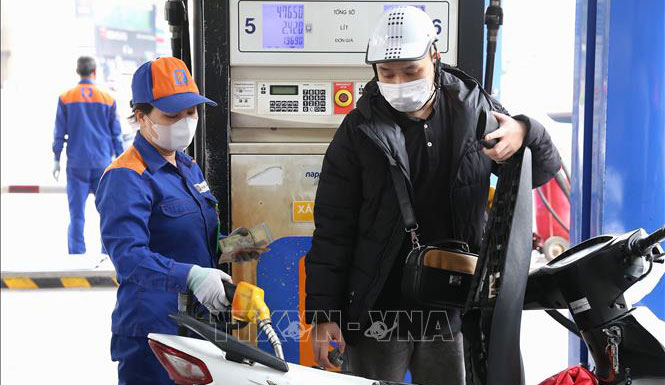 Giá xăng dầu đồng loạt giảm mạnh từ chiều 25/3.