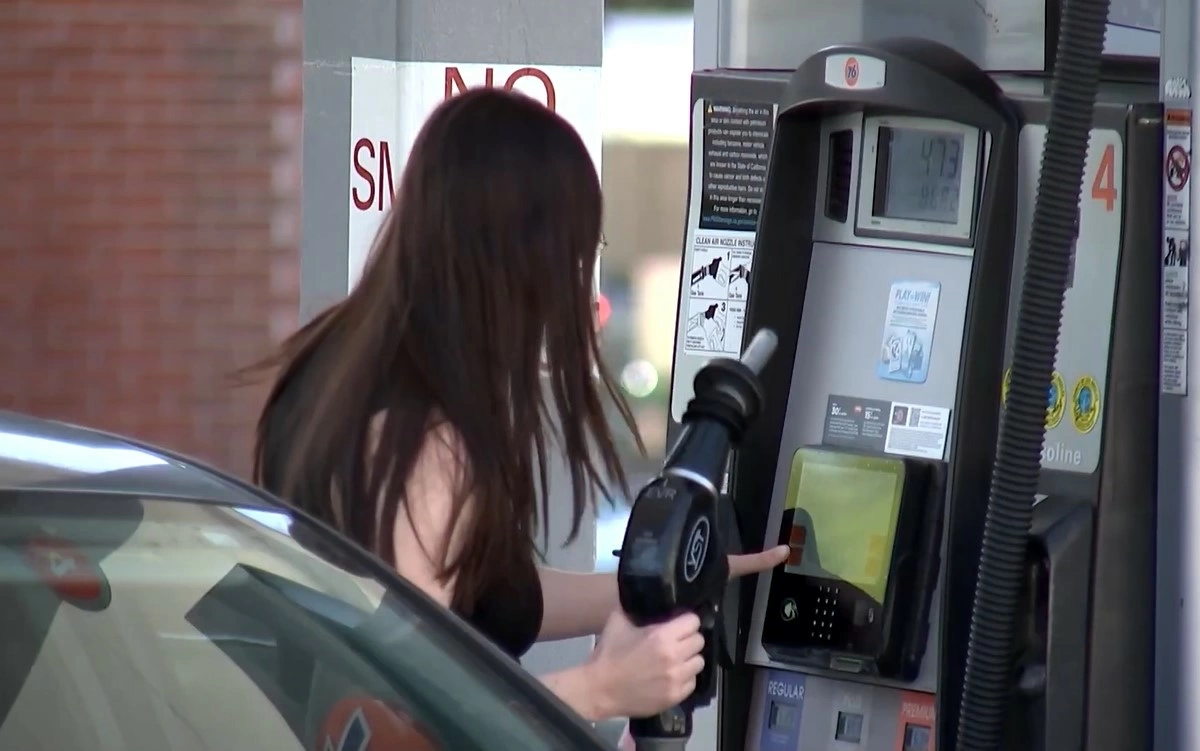 Giá dầu giảm mạnh sau khi Tổng thống Mỹ Donald Trump dự đoán cuộc chiến tại Trung Đông có thể sớm kết thúc.