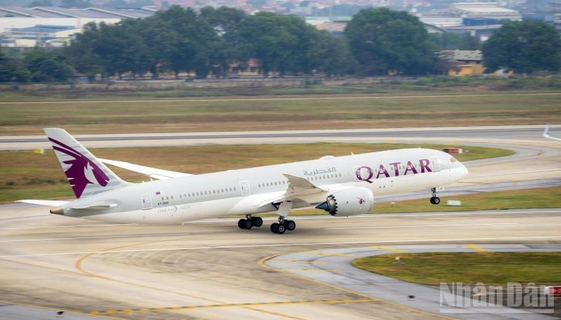 Nhiều quốc gia Trung Đông đóng cửa không phận, khiến các chuyến bay buộc phải hủy.