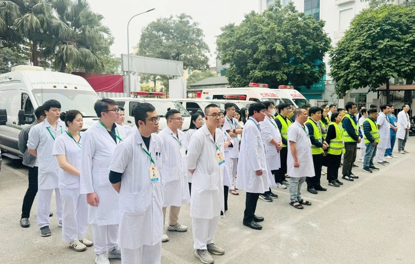 gành y tế Hà Nội ra quân, sẵn sàng phương án bảo đảm y tế cho ngày hội bầu cử. Ảnh: anninhthudo.vn 