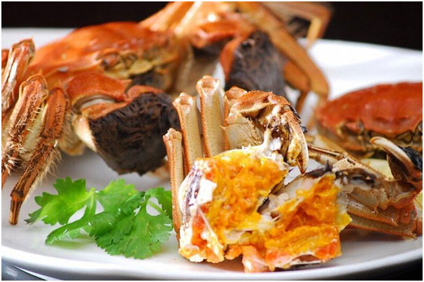 Cua biển hấp bia giữ trọn vị ngọt tự nhiên.
