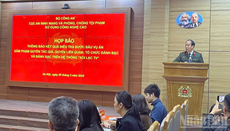 Quang cảnh họp báo.