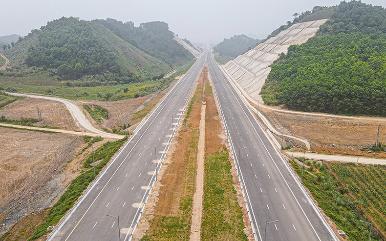 Một đoạn tuyến trên cao tốc Mai Sơn-Quốc lộ 45.