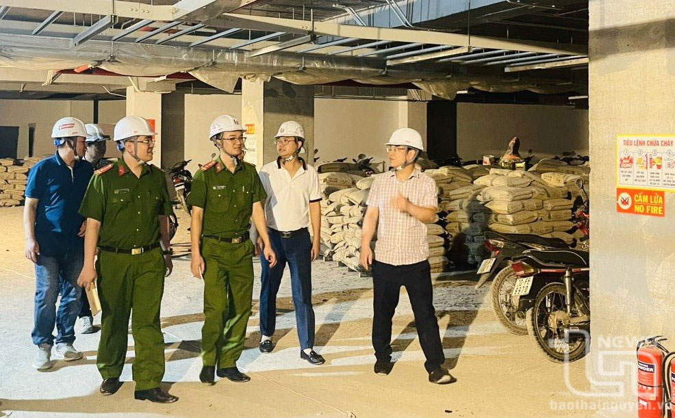 Lực lượng Cảnh sát PCCC&CNCH (Công an tỉnh) kiểm tra an toàn PCCC tại Dự án Tháp đôi Prime Thái Nguyên.