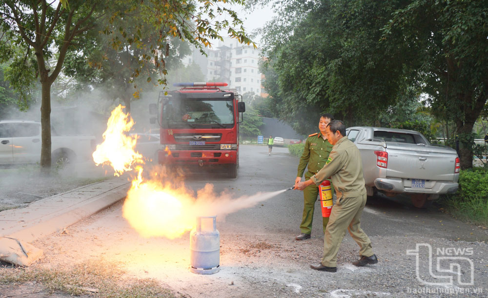 Việc tổ chức Hội thi nghiệp vụ chữa cháy và cứu nạn, cứu hộ “Tổ liên gia an toàn PCCC” sẽ giúp phát huy hiệu quả phương châm “bốn tại chỗ” trong xử lý các tình huống cháy, nổ tại khu dân cư.