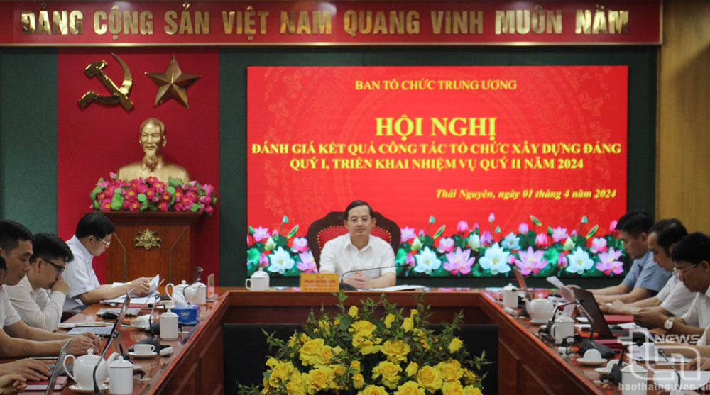 Đồng chí Phạm Hoàng Sơn, Phó Bí thư Thường trực Tỉnh ủy, Chủ tịch HĐND tỉnh, dự tại điểm cầu Tỉnh ủy Thái Nguyên.