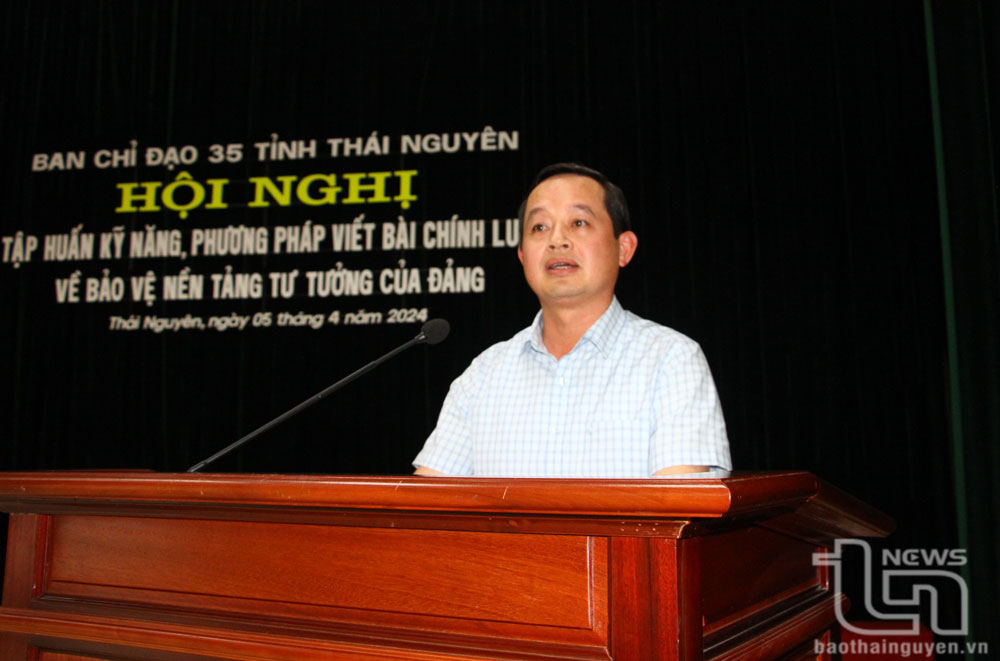 Đồng chí Phạm Hoàng Sơn, Phó Bí thư Thường trực Tỉnh ủy, Chủ tịch HĐND tỉnh, Trưởng Ban Chỉ đạo 35 tỉnh, phát biểu tại Hội nghị.
