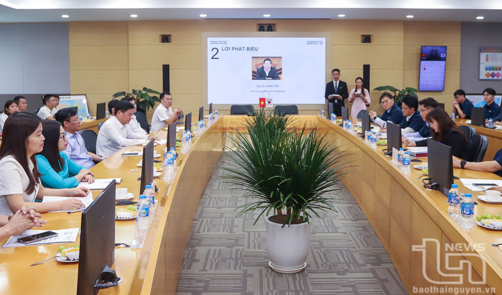 타이응우옌성에서2개의 물 환원 프로젝트 후원하는 합의문 체결식