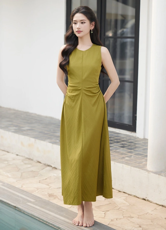 Sẵn sàng đi làm, đi học mỗi ngày cùng thiết kế gam màu xanh ô liu lạ mắt, thoáng mát và dịu dàng cộng hưởng cùng phom dáng rộng rãi có điểm nhấn là chi tiết nhún xếp hai bên eo duyên dáng