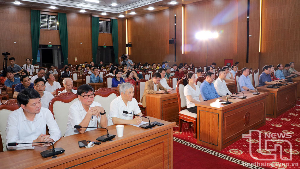 Các đại biểu tham dự Chương trình.