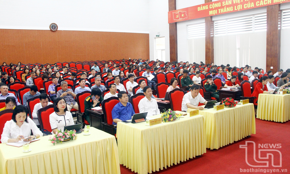 Các đại biểu dự Hội nghị tại điểm cầu Huyện ủy Võ Nhai.
