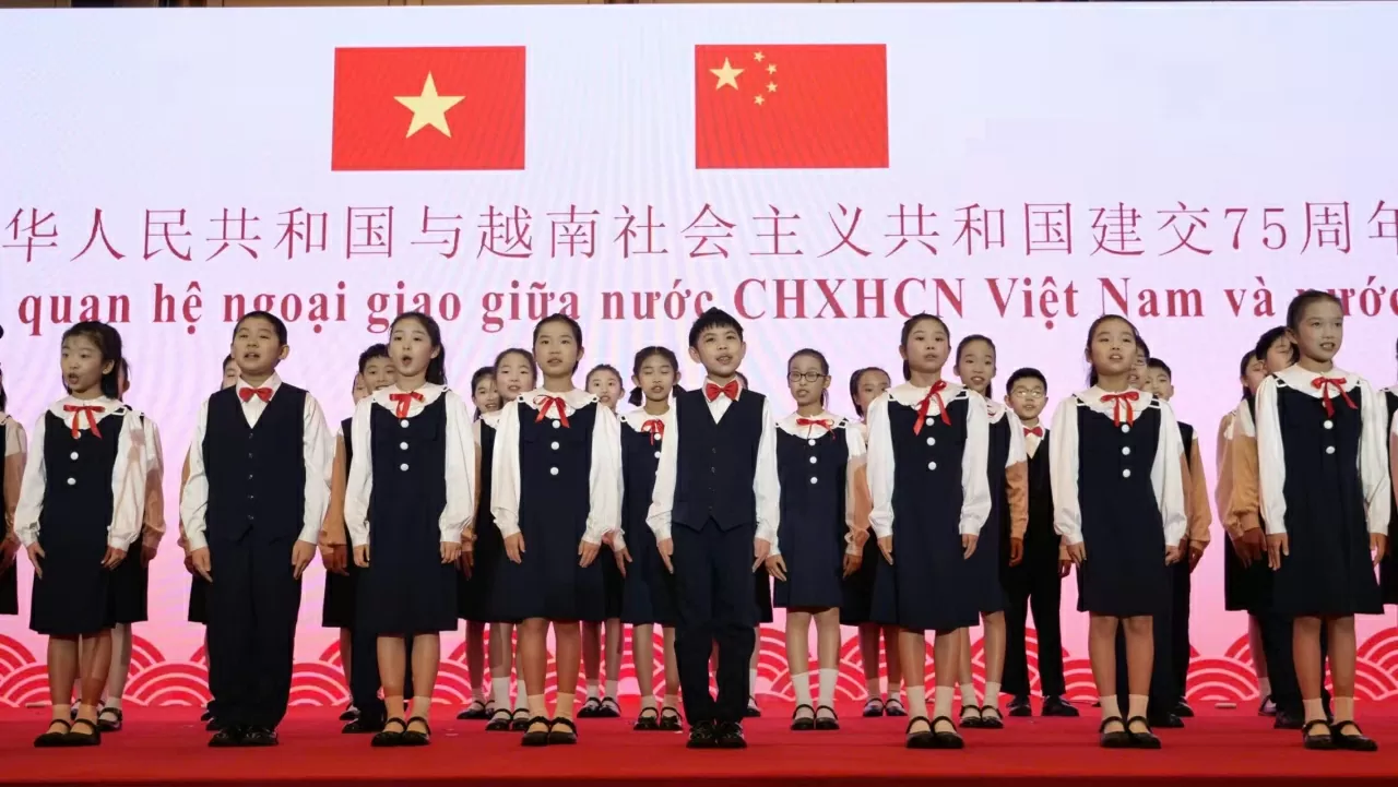 双方将2025年确定为庆祝两国建交75周年的越中人文交流年。 （来源：越南驻华大使馆）