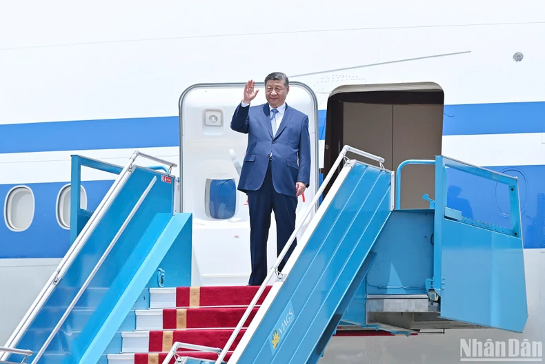 Tổng Bí thư, Chủ tịch Trung Quốc Tập Cận Bình bắt đầu chuyến thăm cấp Nhà nước tới Việt Nam.