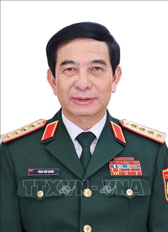 Đại tướng Phan Văn Giang, Phó Thủ tướng Chính phủ, Bộ trưởng Bộ Quốc phòng.