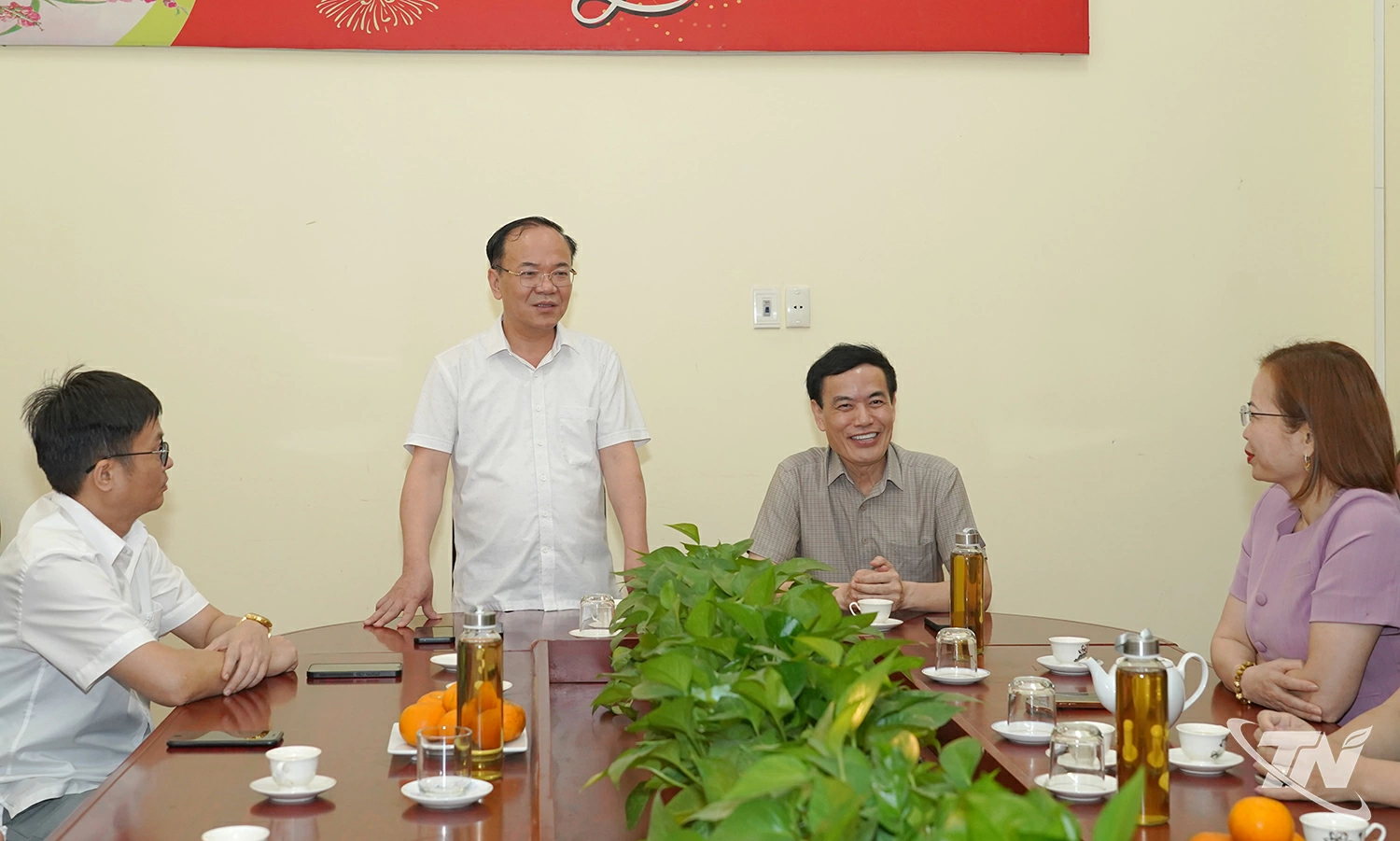 Đồng chí Đỗ Xuân Hòa, Tổng Biên tập Báo và Phát thanh, Truyền hình Thái Nguyên, phát biểu tại buổi trao đổi.