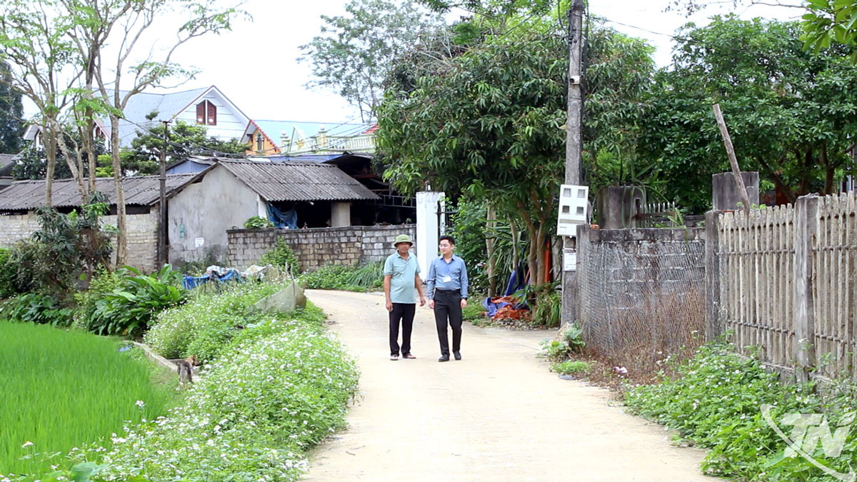 Người dân xóm Đồng Chốc (xã Nam Hòa) tin tưởng và kỳ vọng địa phương sẽ tiếp tục quan tâm đầu tư nâng cấp các tuyến đường giao thông nông thôn.