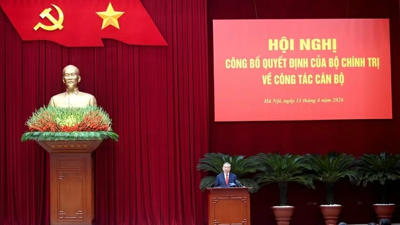 Hội nghị công bố quyết định của Bộ Chính trị về công tác cán bộ đối với 4 Đảng ủy trực thuộc Trung ương. (Ảnh: ĐĂNG KHOA)