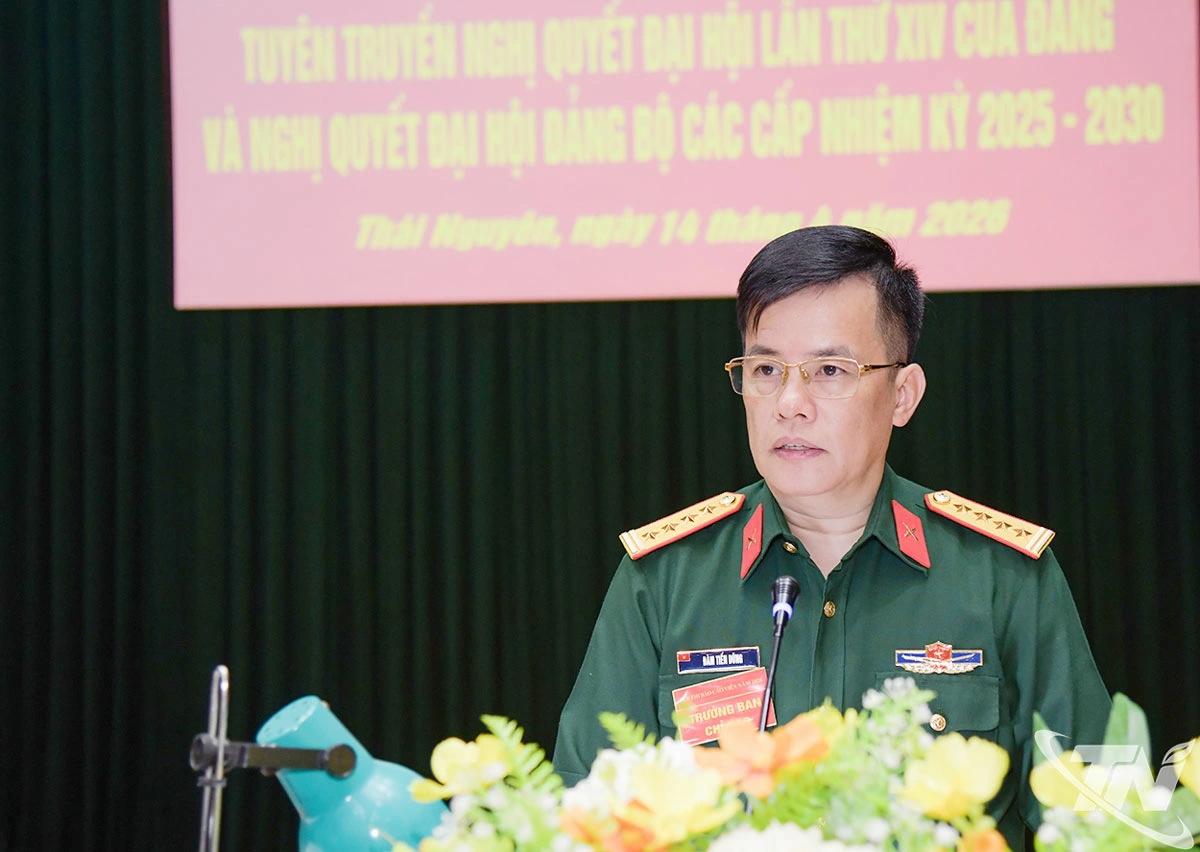 Đại tá Đàm Tiến Dũng, Bí thư Đảng ủy, Chính ủy Sư đoàn 346 phát biểu khai mạc hội thi.