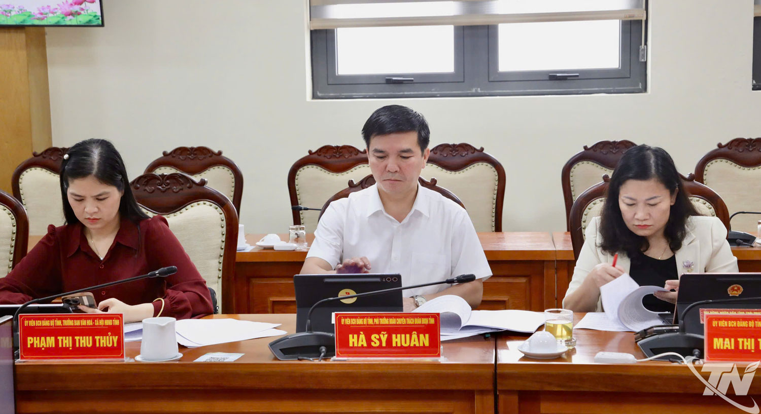 Đại biểu tham dự Hội nghị.