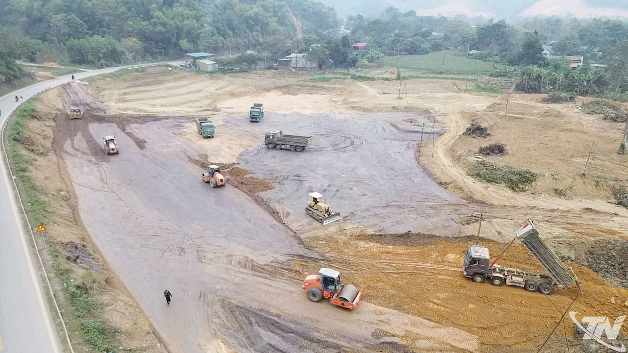 Khu tái định cư Bản Áng (xã Thanh Thịnh) đang được xây dựng hạ tầng, phục vụ dự án cao tốc Bắc Kạn - Chợ Mới.