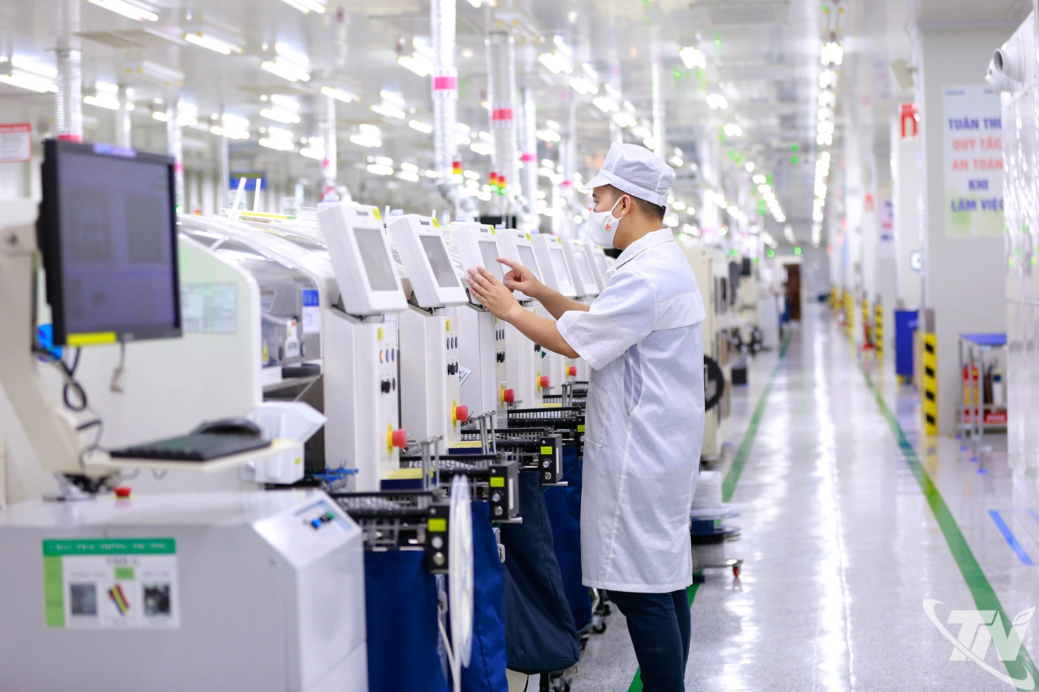 Các doanh nghiệp FDI linh hoạt điều hành sản xuất, xuất khẩu sản phẩm 
để thích ứng với những biến động của nền kinh tế thế giới.