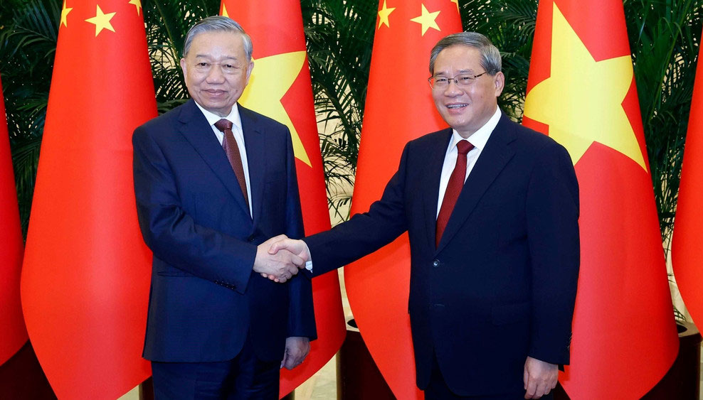 Tổng Bí thư, Chủ tịch nước Tô Lâm hội kiến Thủ tướng Trung Quốc Lý Cường.