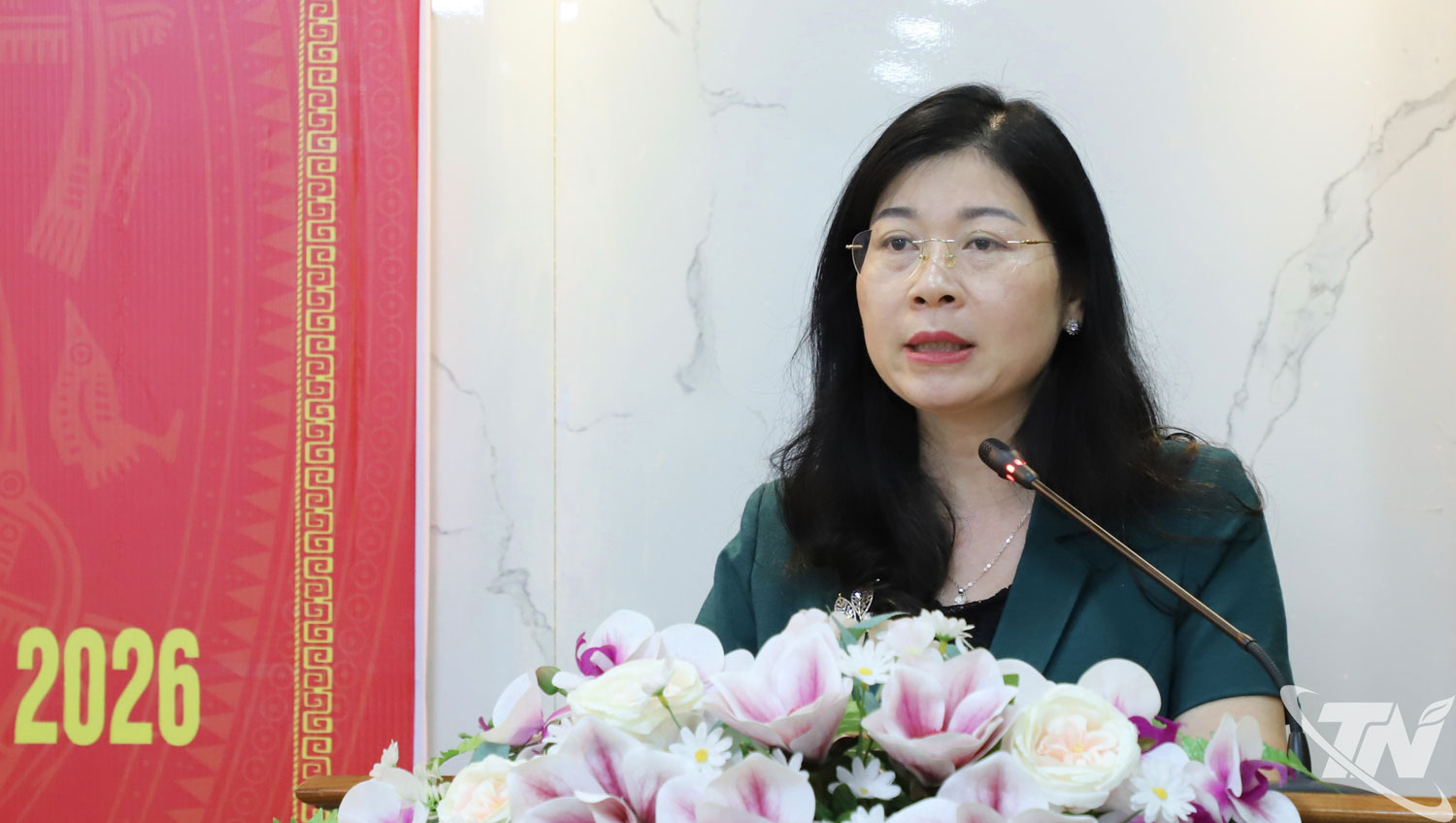 Thường trực Đảng ủy UBND tỉnh trao đổi nghiệp vụ tại Hội nghị.