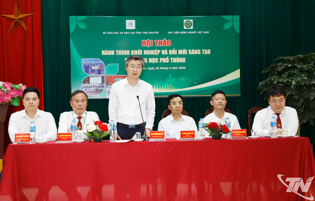 Các đại biểu, chuyên gia định hướng nghề nghiệp và khơi dậy tinh thần đổi mới sáng tạo trong giới trẻ.