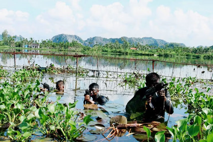 Đột kích bất ngờ.