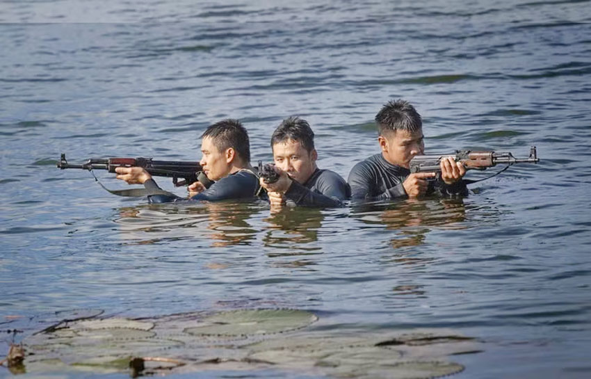 Đột kích bất ngờ.