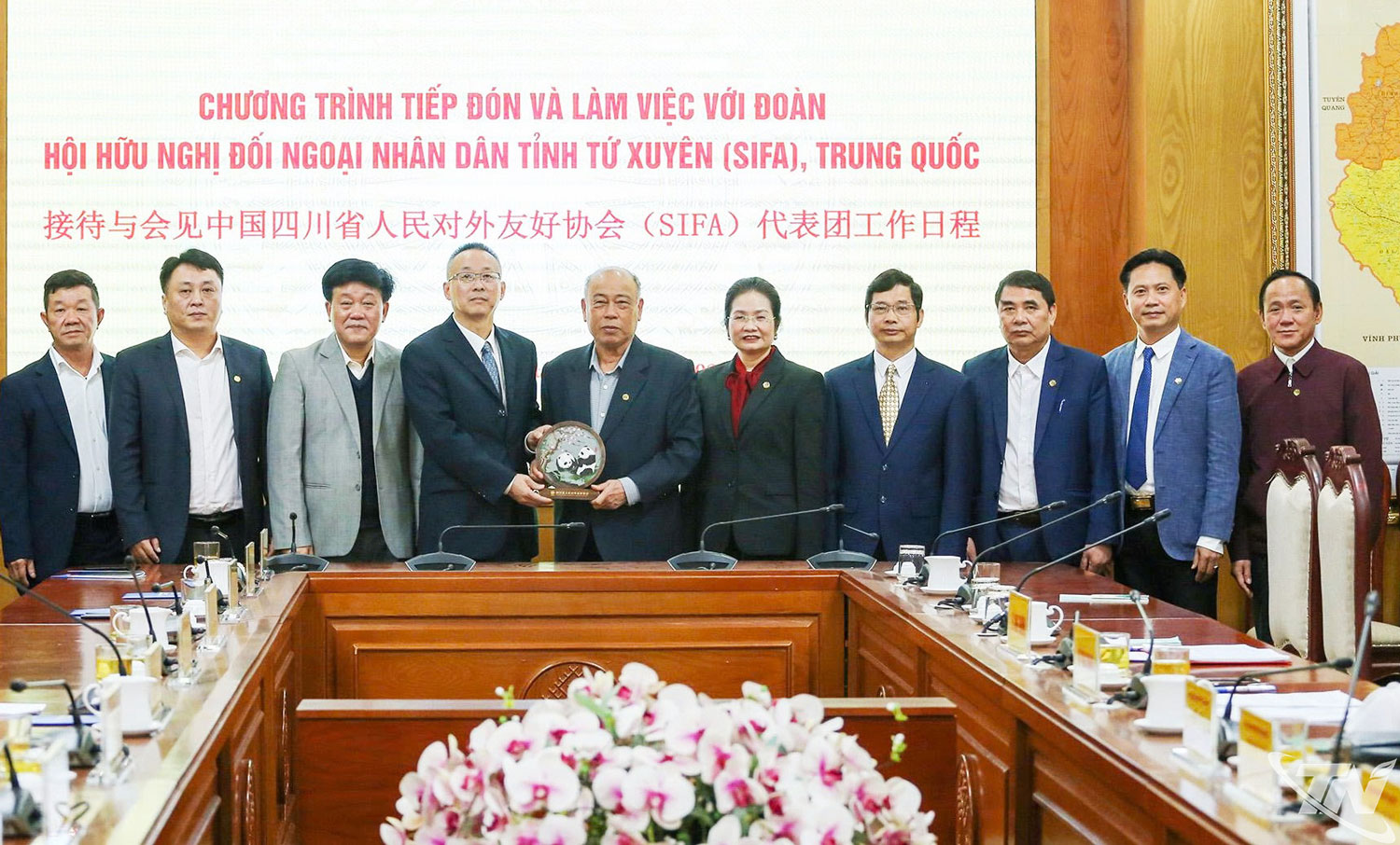 Đoàn đại biểu Hội hữu nghị đối ngoại nhân dân tỉnh Tứ Xuyên (Trung Quốc) đến thăm, 
làm việc tại tỉnh Thái Nguyên. Dịp này, các doanh nghiệp của 2 tỉnh cam kết đẩy mạnh 
kết nối, xây dựng chiến lược hợp tác đầu tư, kinh doanh trong thời gian tới.