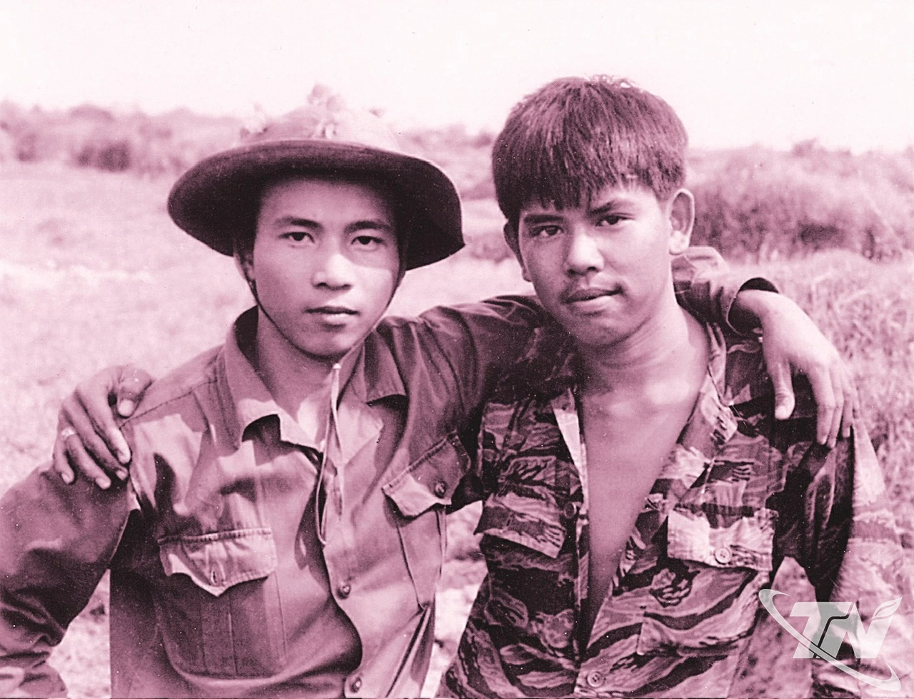 Tác phẩm Hai người lính. Ảnh: Chu Chí Thành