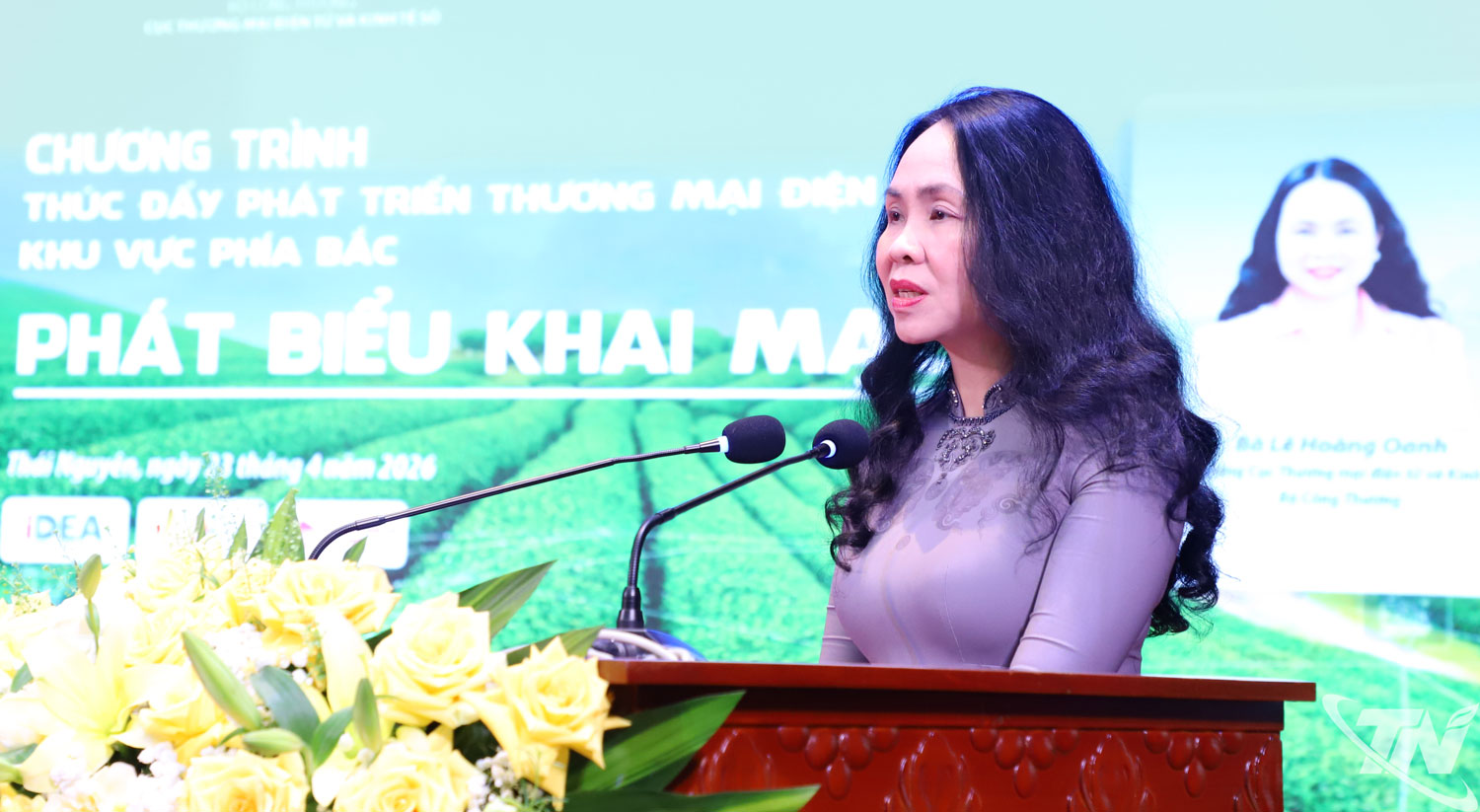 Đồng chí Lê Hoàng Oanh, Cục trưởng Cục Thương mại điện tử và Kinh tế số (Bộ Công Thương) phát biểu khai mạc.