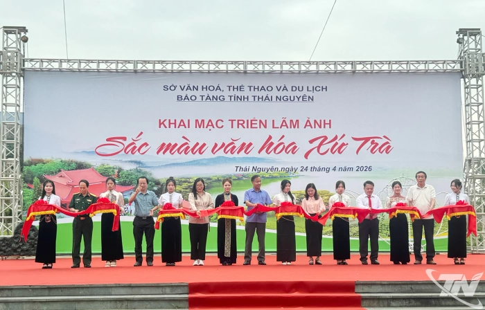 Thái Nguyên khai mạc Triển lãm ảnh 'Sắc màu văn hóa xứ Trà'