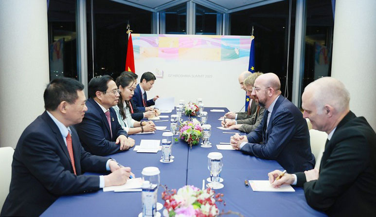 Thủ tướng Phạm Minh Chính gặp Chủ tịch Hội đồng châu Âu Charles Michel.
