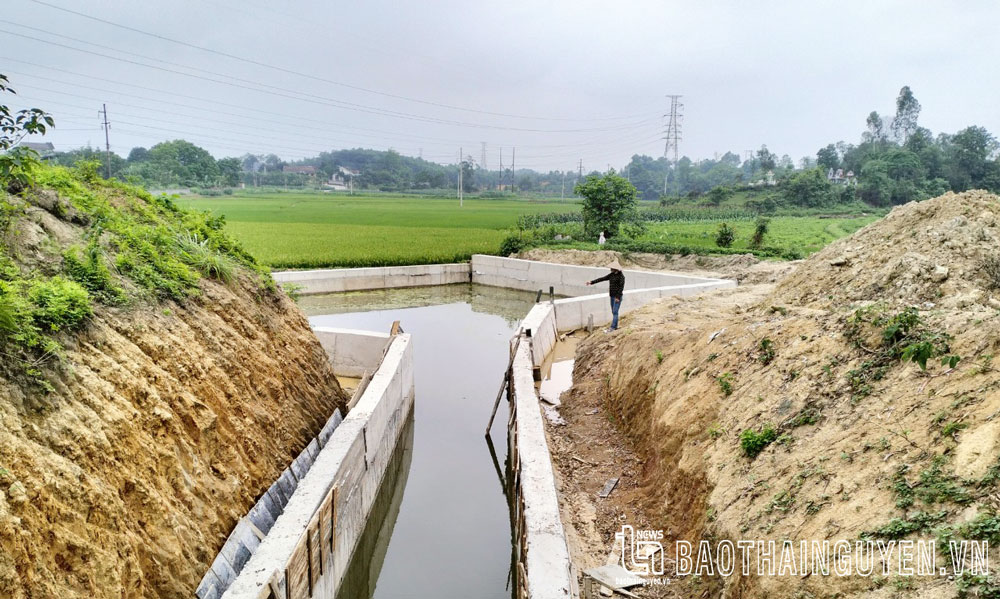Trạm bơm Đông Tiến (xã Tân Quang, TP. Sông Công) được đầu tư sửa chữa hố thu nước, kênh dẫn nước với kinh phí trên 570 triệu đồng, nhằm đáp ứng nhu cầu sản xuất nông nghiệp.