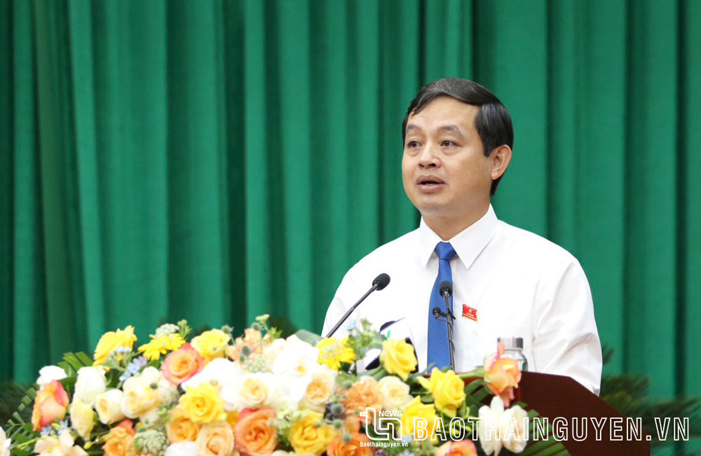 Đồng chí Phạm Hoàng Sơn, Phó Bí thư Thường trực Tỉnh uỷ, Chủ tịch HĐND tỉnh, phát biểu tại Kỳ họp.