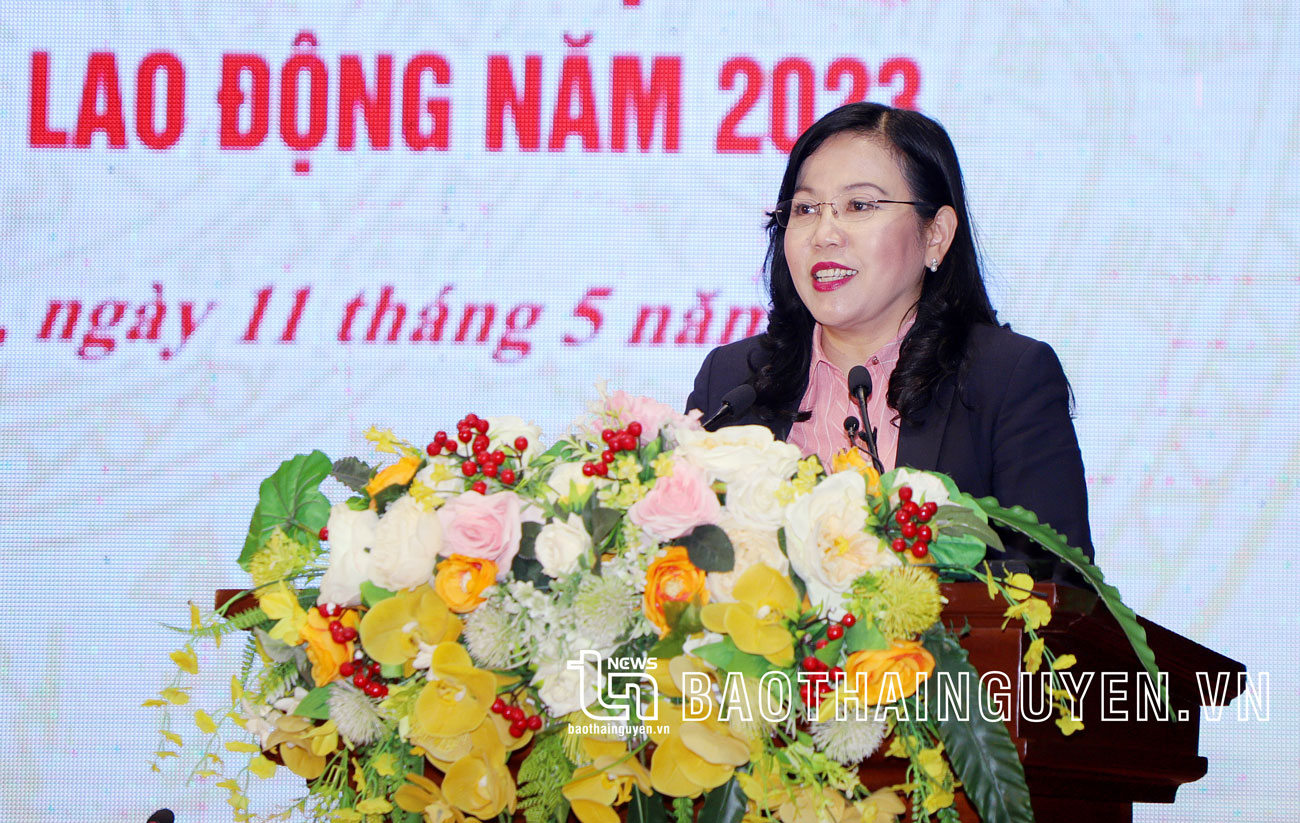 Đồng chí Bí thư Tỉnh ủy Nguyễn Thanh Hải phát biểu tại Hội nghị đối thoại.