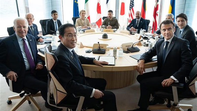 Các đại biểu tham dự cuộc họp trong khuôn khổ Hội nghị thượng đỉnh G7 ở thành phố Hiroshima (Nhật Bản) ngày 21/5/2023. (Ảnh: AFP/TTXVN)